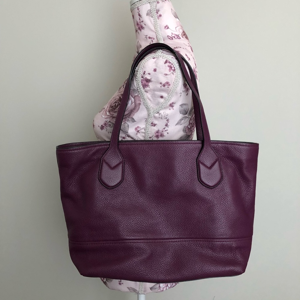 Marc Jacobs New York Brand Aubergine tote - Picture 4 of 5